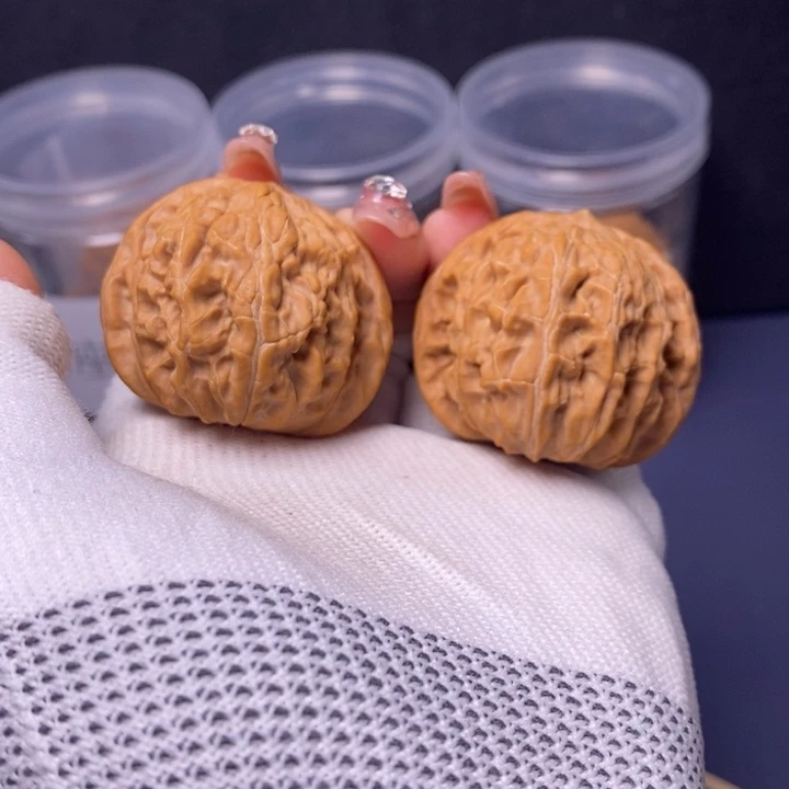 超****文玩核桃把件41磨盘43克