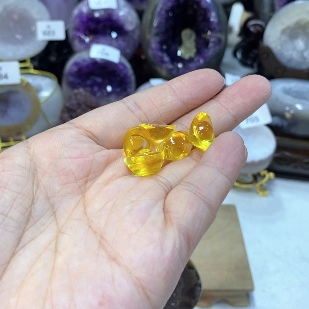 明***参玛瑙/玉髓未镶嵌珠宝奇石