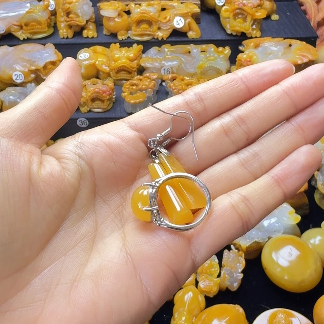招***宝石英质玉（黄龙玉）未镶嵌耳饰