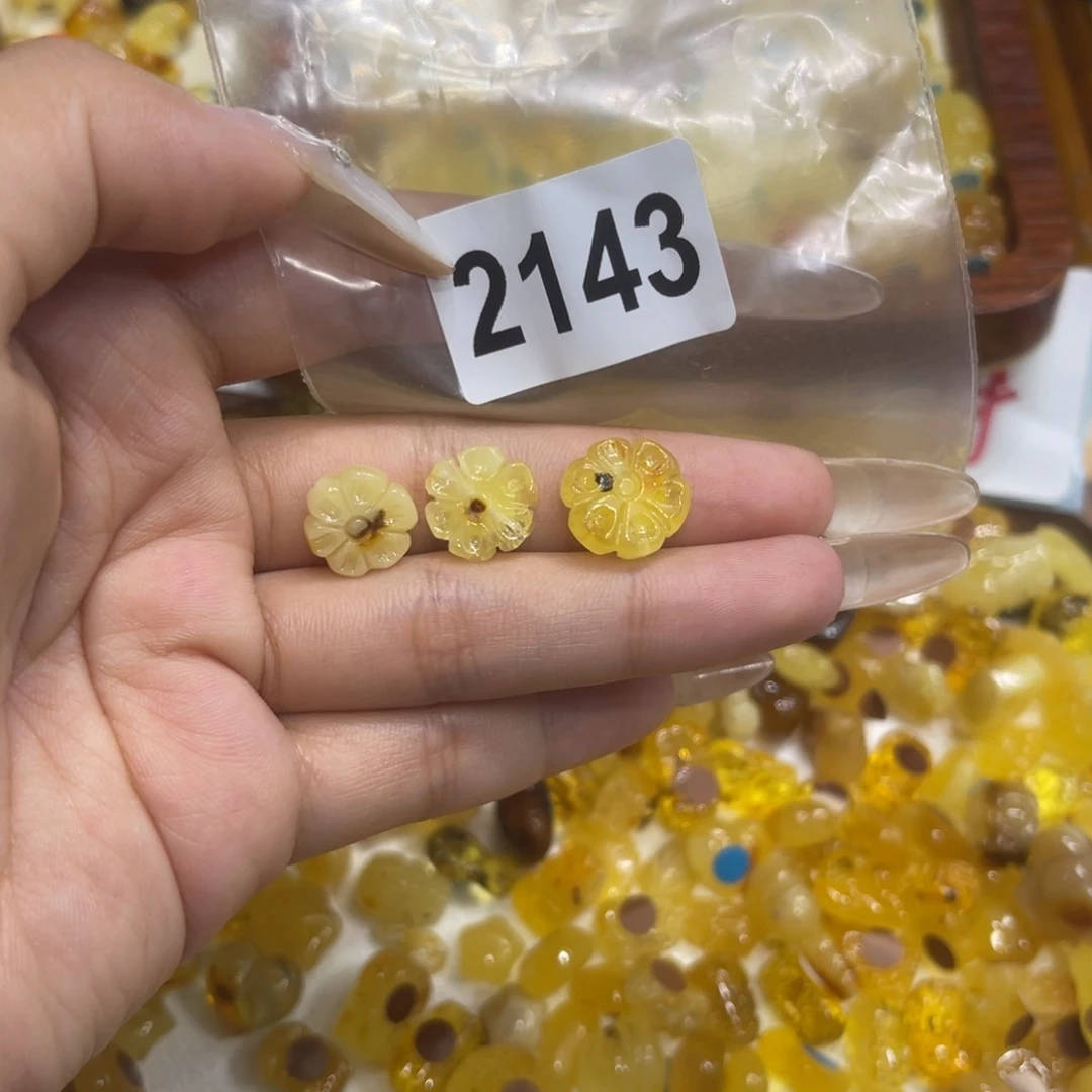 琥珀未镶嵌珠宝奇石