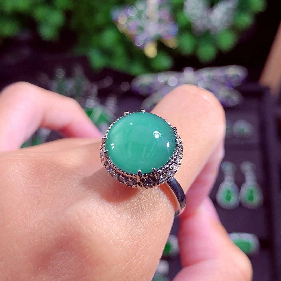 颈饰未镶嵌翡翠天然