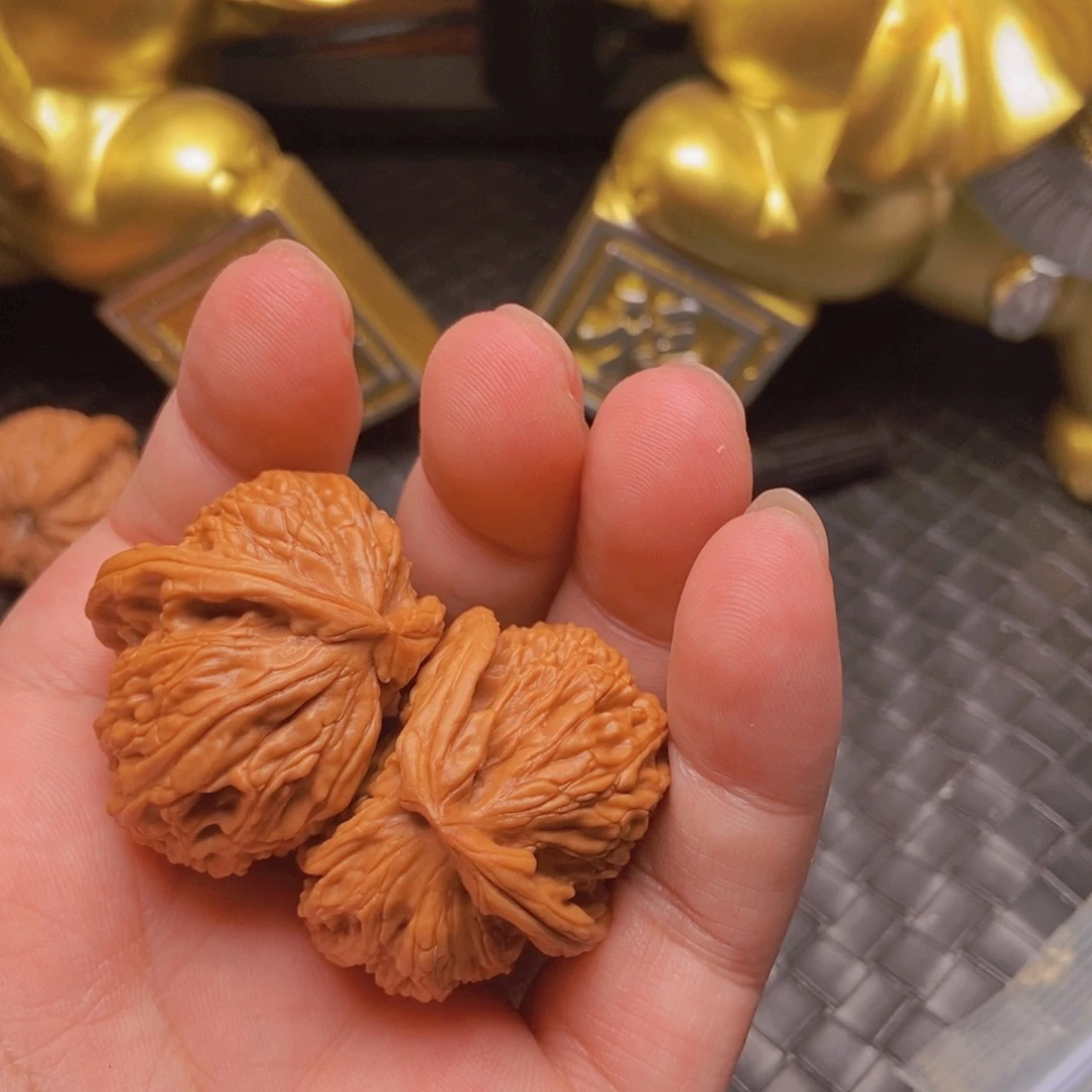 桃核把件敬*己直播间精品白狮子