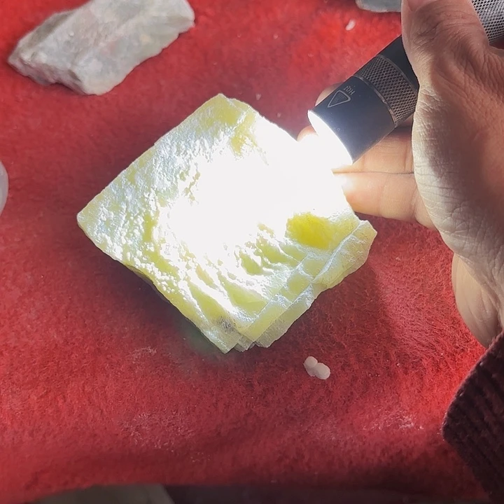 和田玉（糖玉）车挂未镶嵌