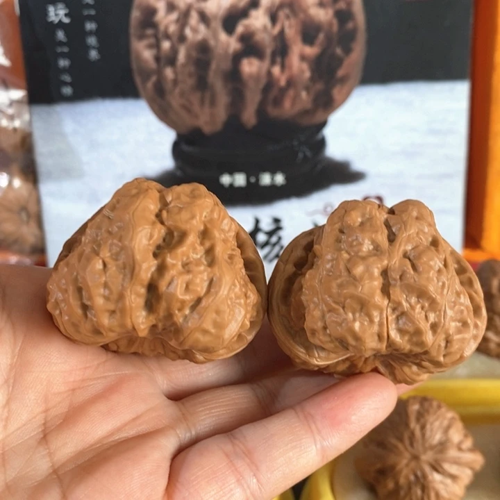 文玩核桃把件蛤蟆头精对 43