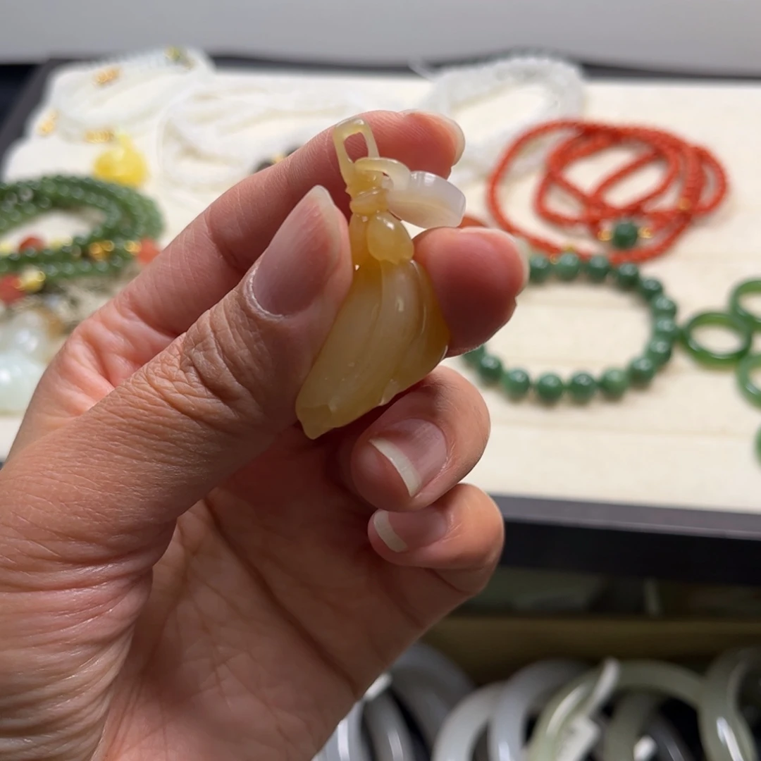 和田玉（糖玉）未镶嵌吊坠(不含链)