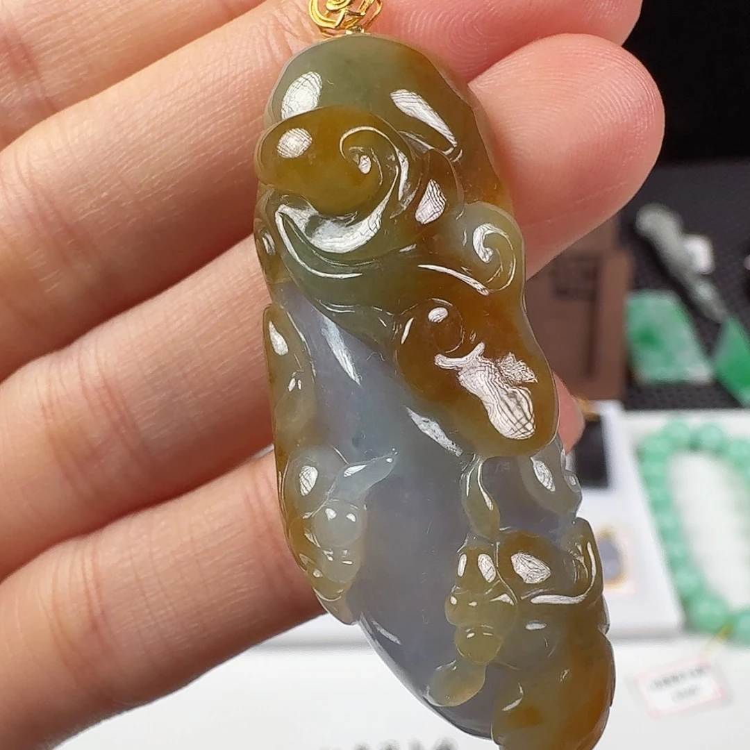 翡翠18K金镶嵌颈饰