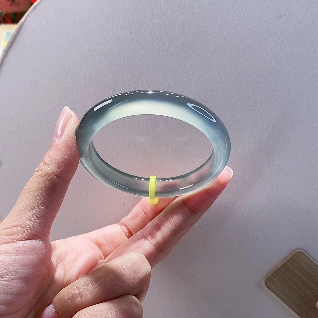 玛瑙/玉髓手镯未镶嵌52.6