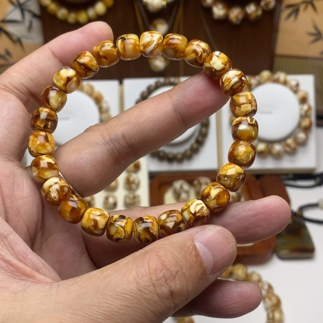 嘎***斯8.9沁色精工老型手串一条