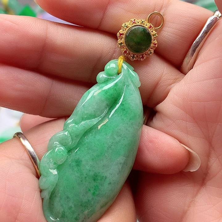 翡翠银S925镶嵌颈饰翡翠