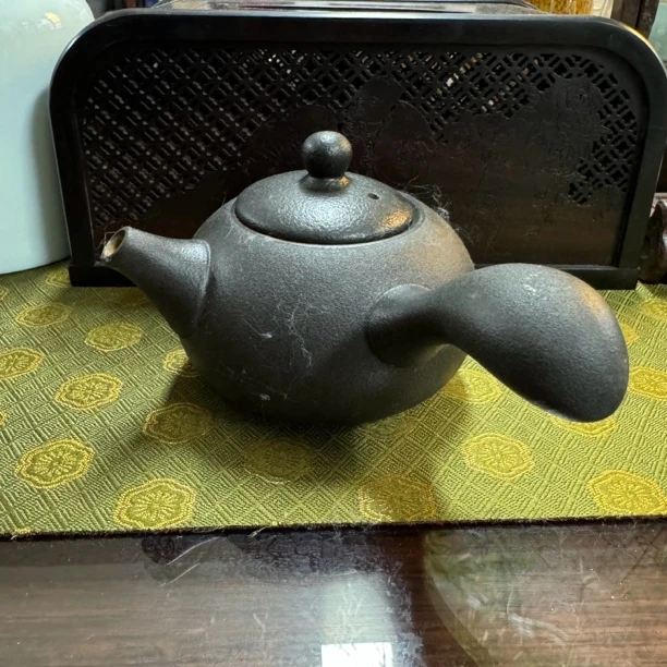 精美黑色陶制手把壶复古