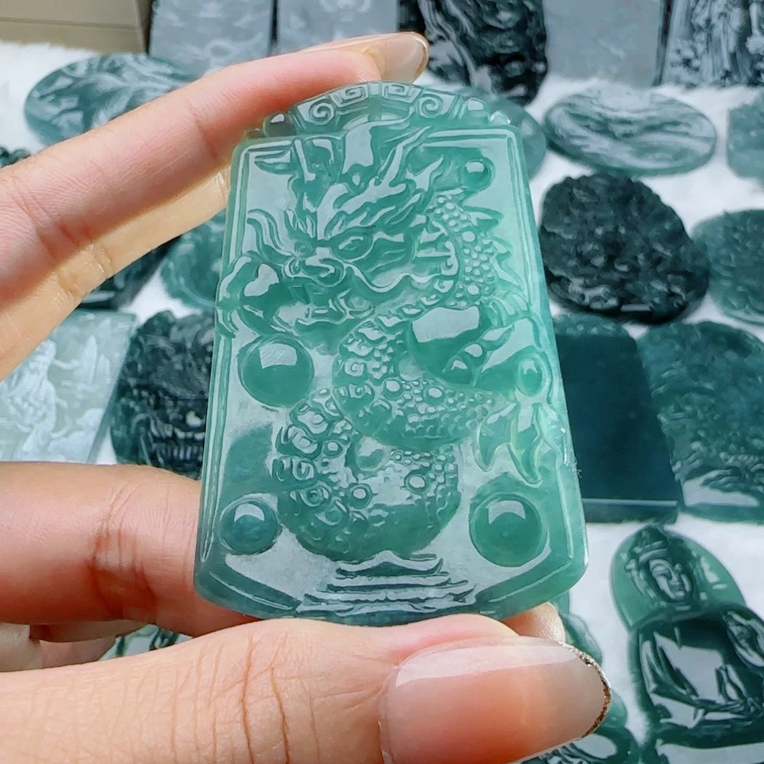 颈饰未镶嵌翡翠多样性发货天然的A货翡翠