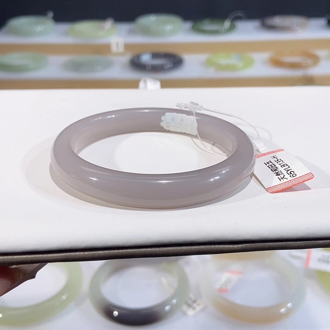 未镶嵌手镯和田玉楠