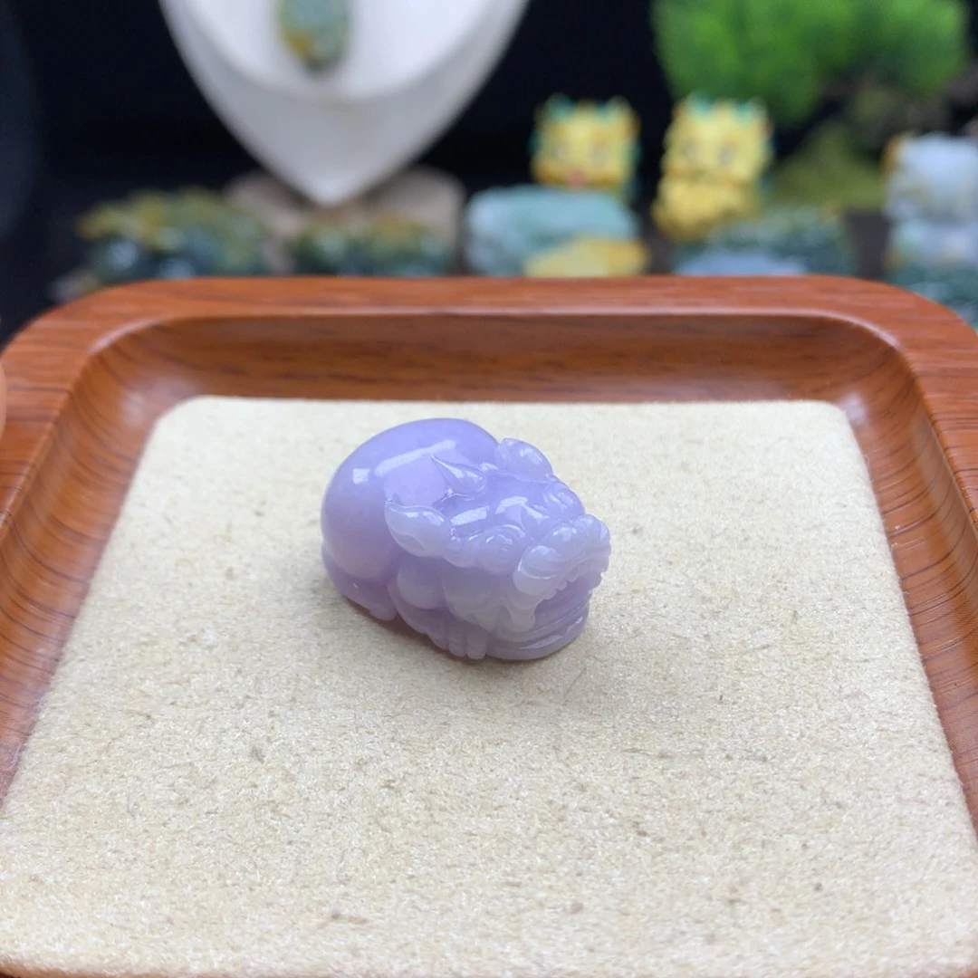 谢***菲翡翠未镶嵌颈饰55