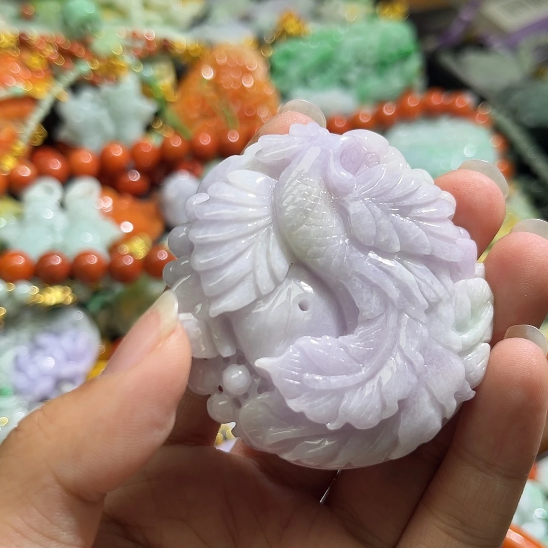 翡翠未镶嵌颈饰待编织