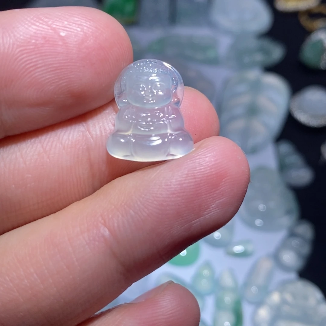 翡翠颈饰未镶嵌宝宝佛