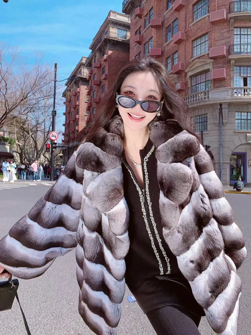 【皮城夫人】2025新款青紫蓝龙猫横排翻领时尚气质百搭外套女025222