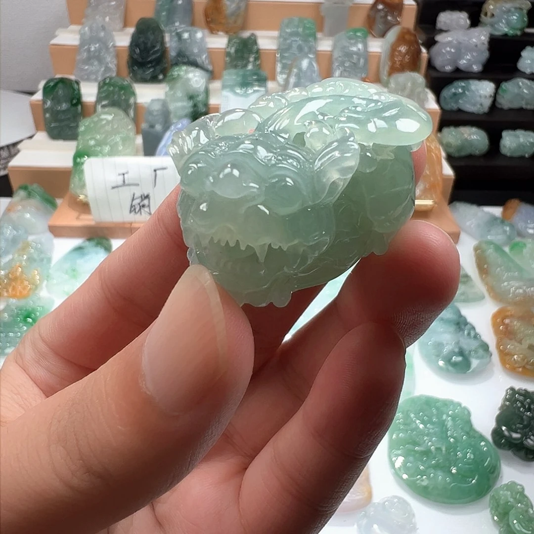 翡翠挂件未镶嵌貔貅