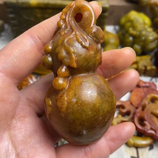 蛇纹石玉未镶嵌颈饰120