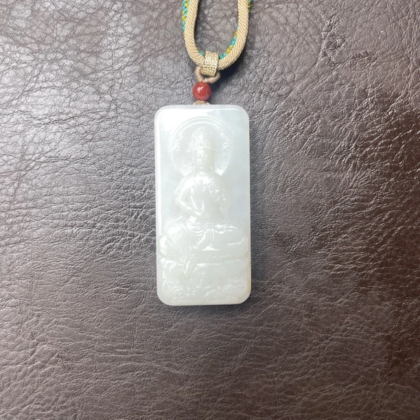 石包沁色观音手把把玩件D2