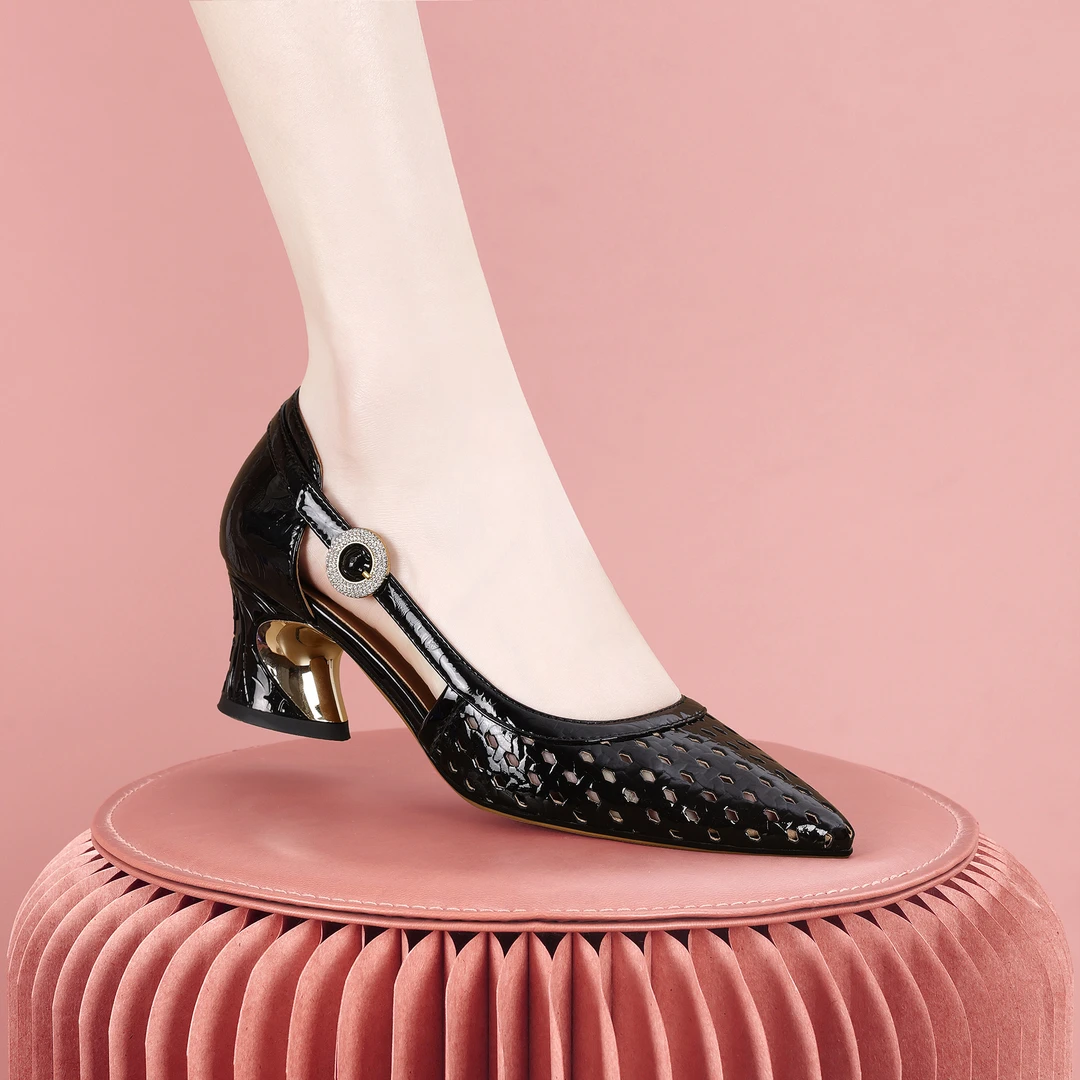 梵芮诗通勤轻奢小众2025新款夏季手工女士尖头粗低跟凉鞋-J2023