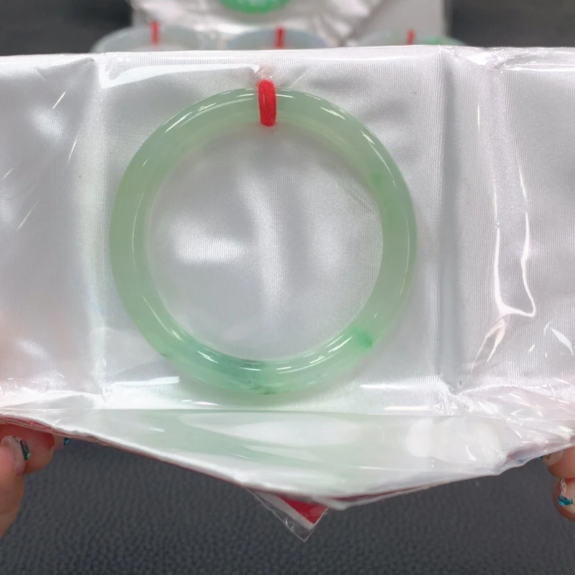 【闪购商品】翡翠手镯未镶嵌翡翠