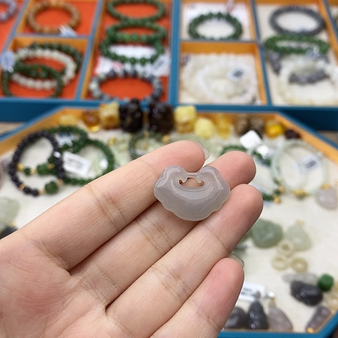 和田玉未镶嵌手链w1冰烟紫如意锁