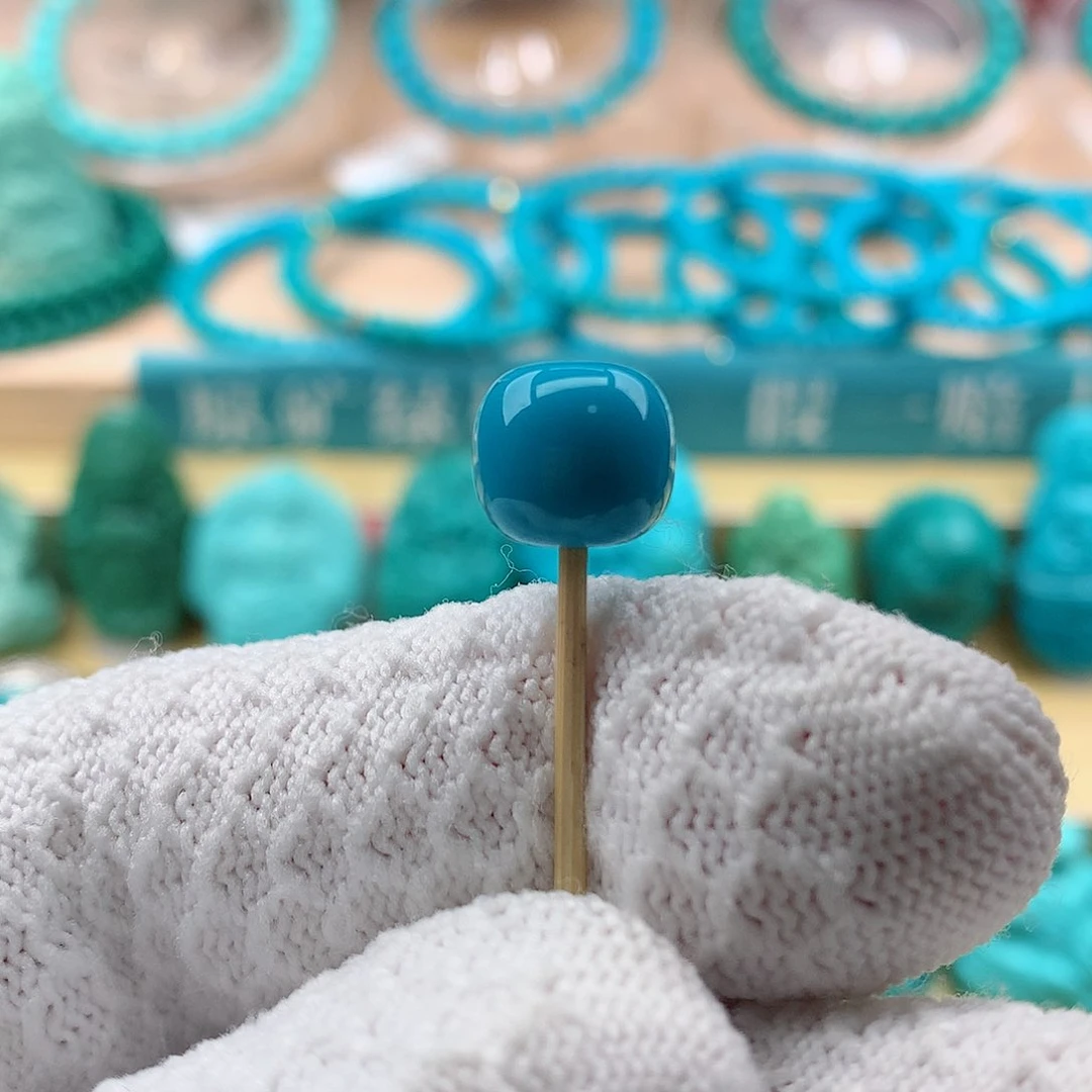 绿松石颈饰未镶嵌