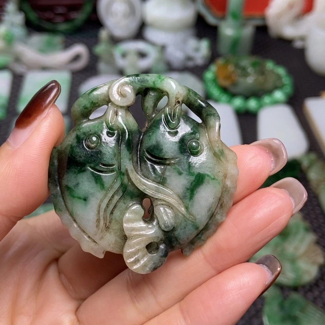 翡翠未镶嵌挂件清