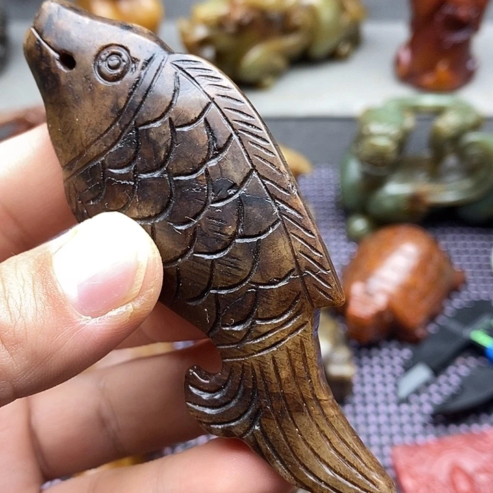 未镶嵌蛇纹石玉颈饰