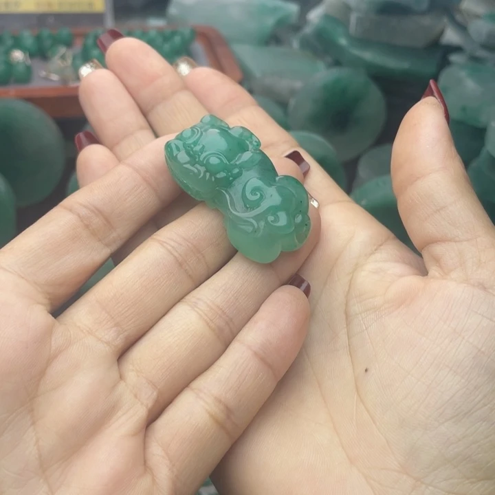 石英质玉颈饰未镶嵌