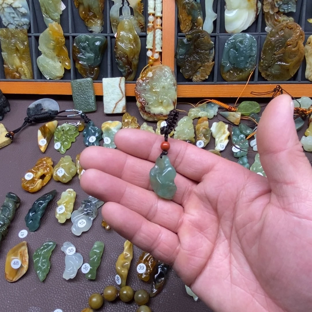 天***‖蛇纹石玉未镶嵌颈饰