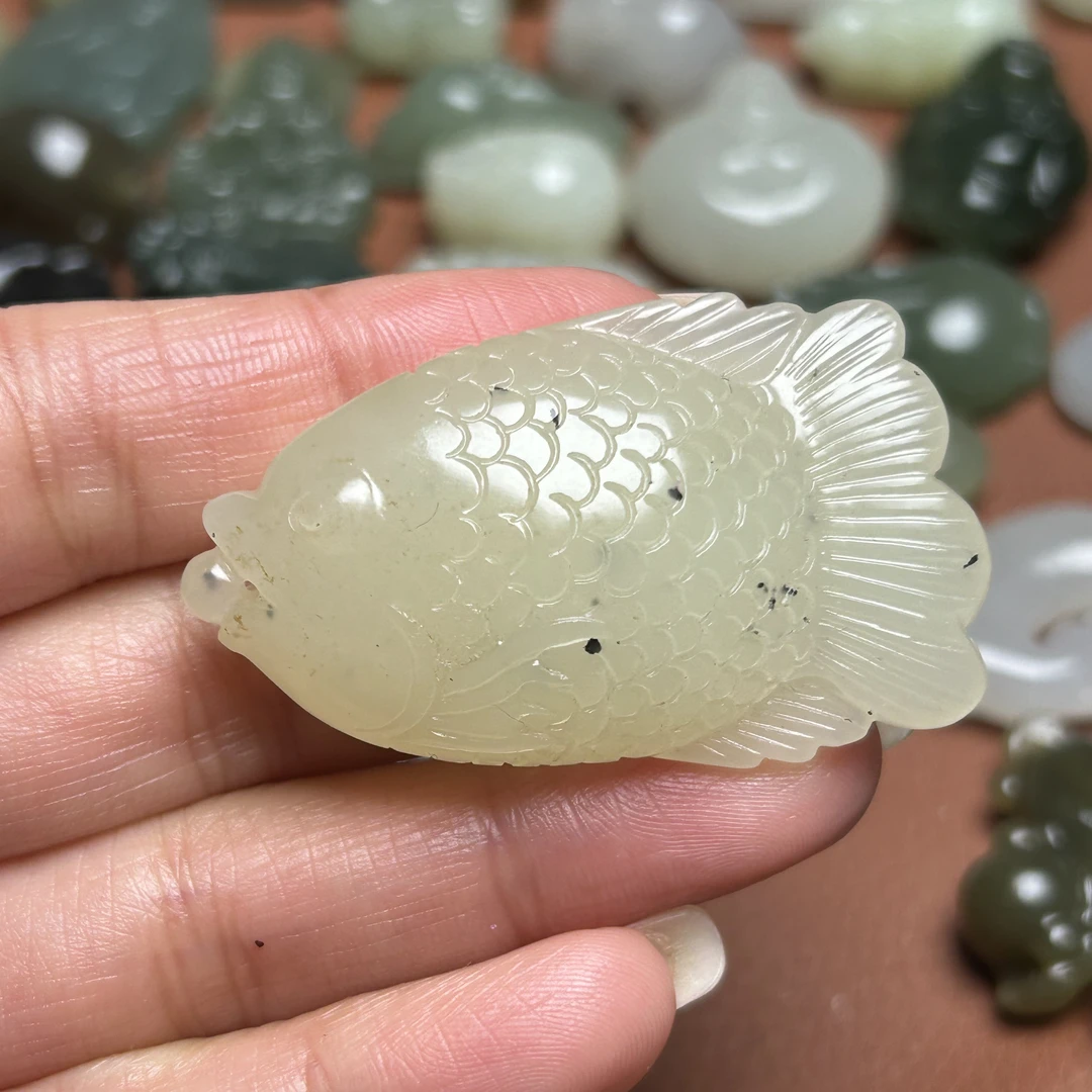 精品和田玉小挂件