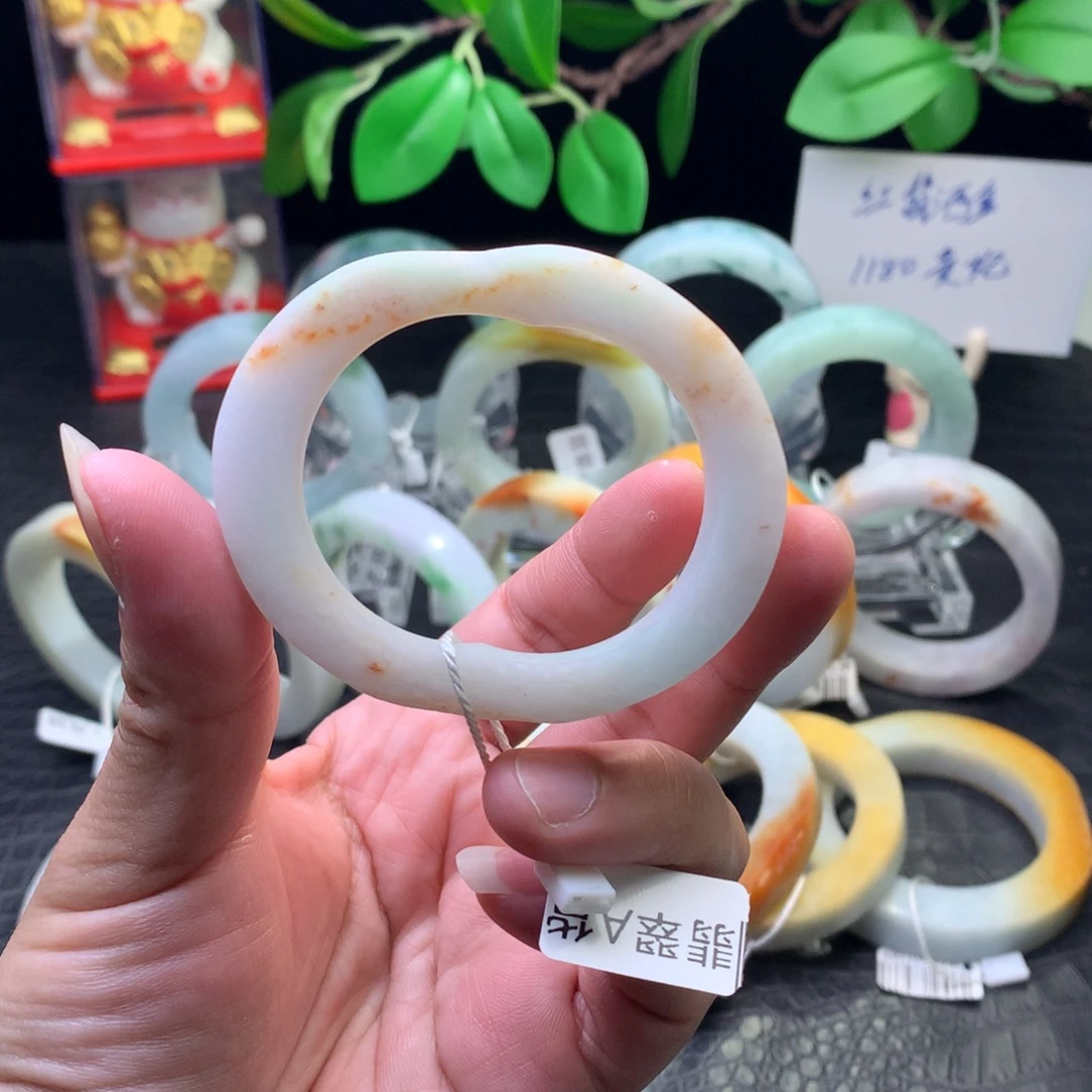 定制翡翠未镶嵌手镯