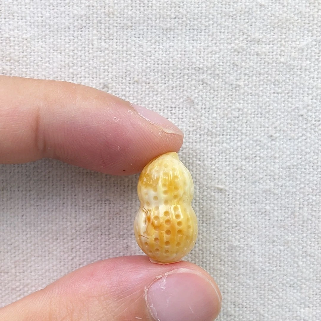 琥珀未镶嵌珠宝奇石花生