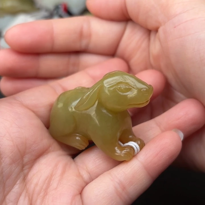 未镶嵌和田玉挂件巧*