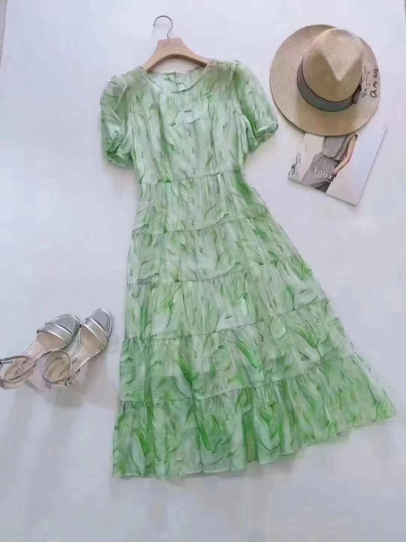 于露专属夏季碎花连衣裙