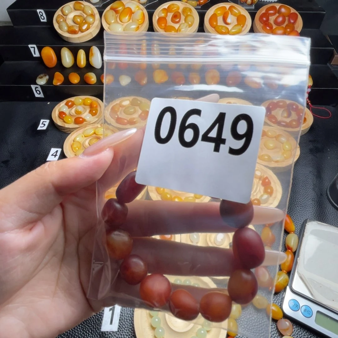 喜***物手串未镶嵌和田玉