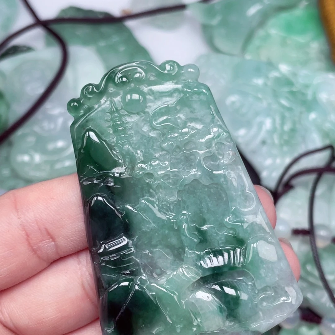 翡翠未镶嵌颈饰wqqq