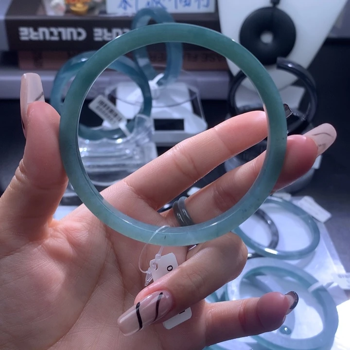 翡翠未镶嵌手镯63