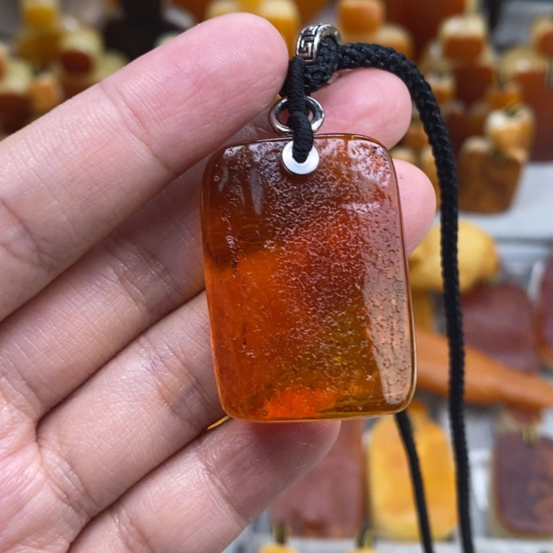 蜜蜡未镶嵌珠宝奇石