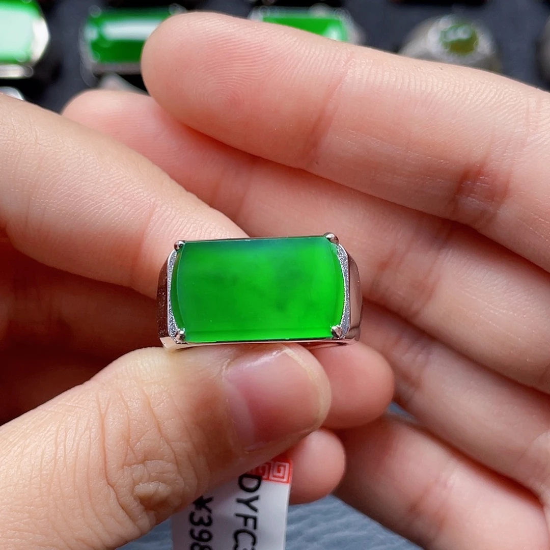 翡翠银S925镶嵌戒指没有运费险3967