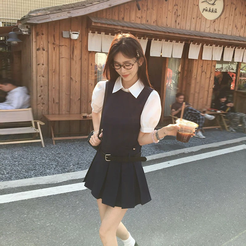 夏季新款时尚设计感百搭白色收腰衬衫短袖上衣无袖百褶连衣裙套装