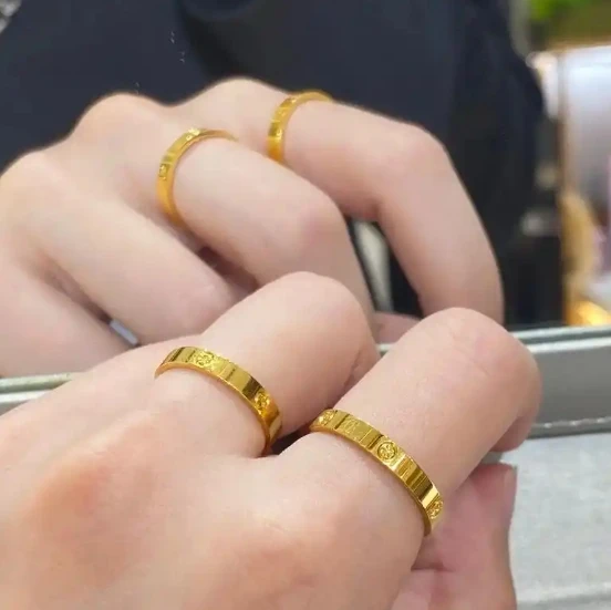 铜合金戒指【多款式戒指随机发】一个