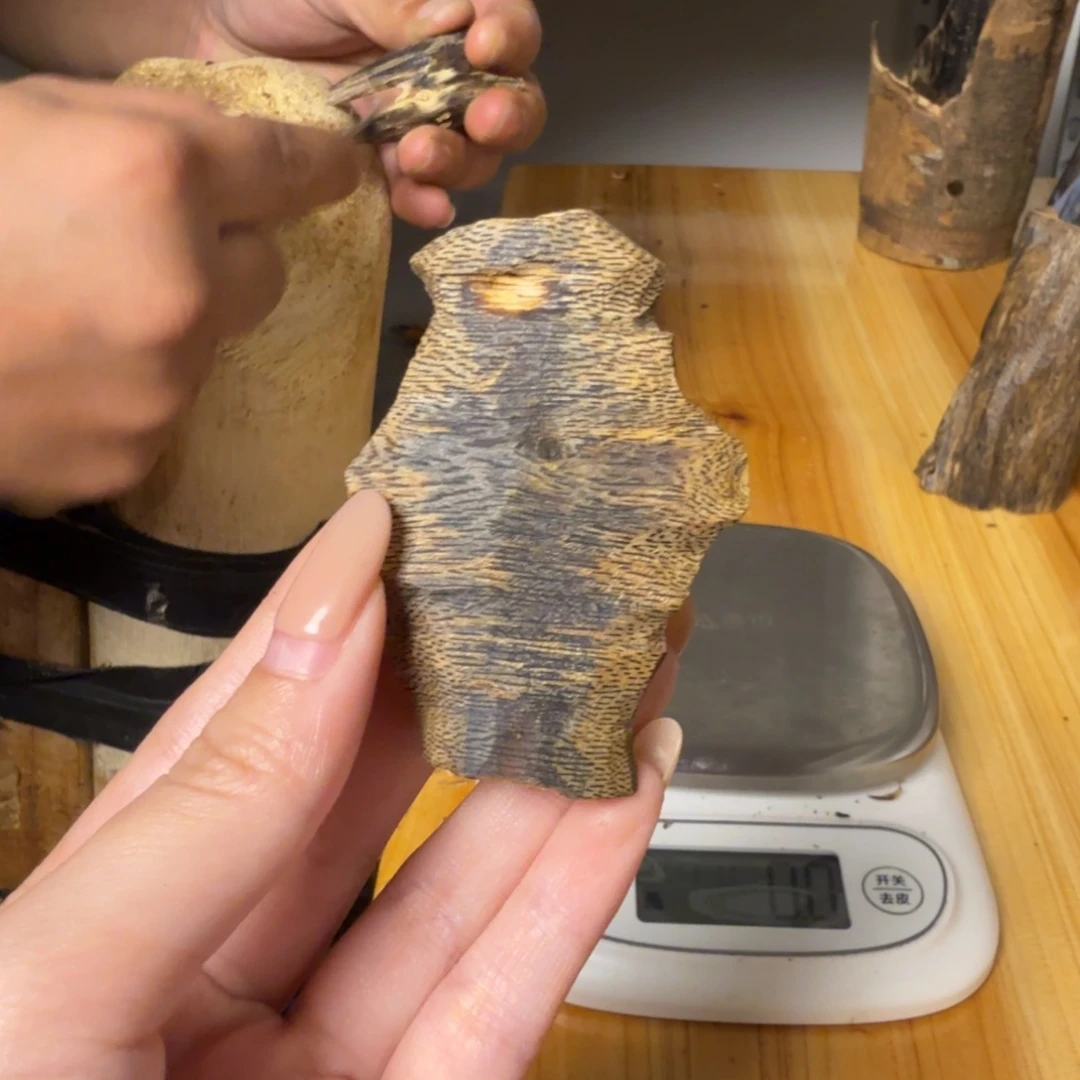 沉香黑奇颗粒香11克