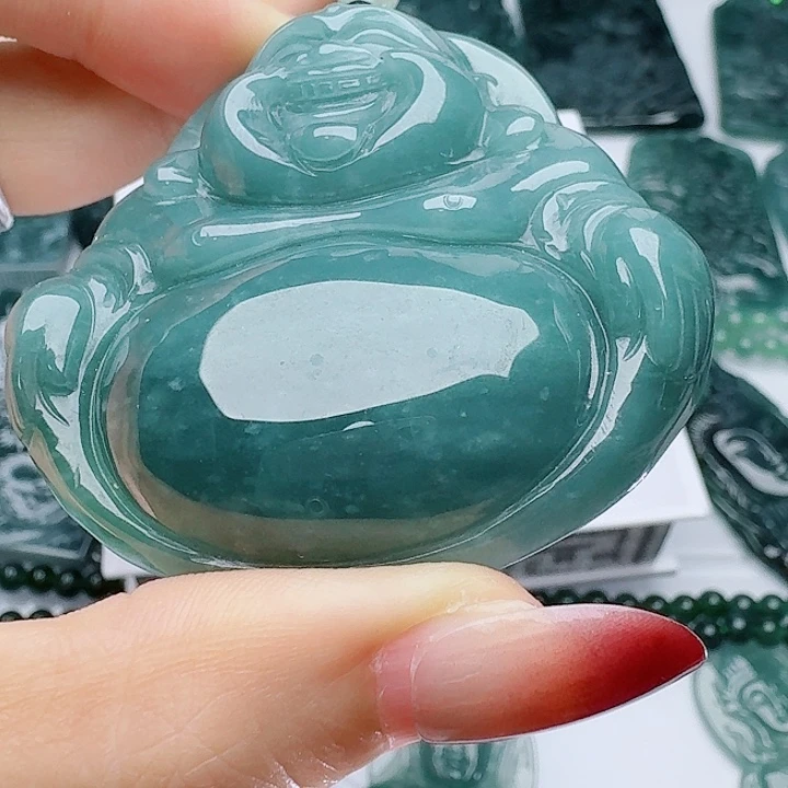 翡翠未镶嵌颈饰多样性发其一