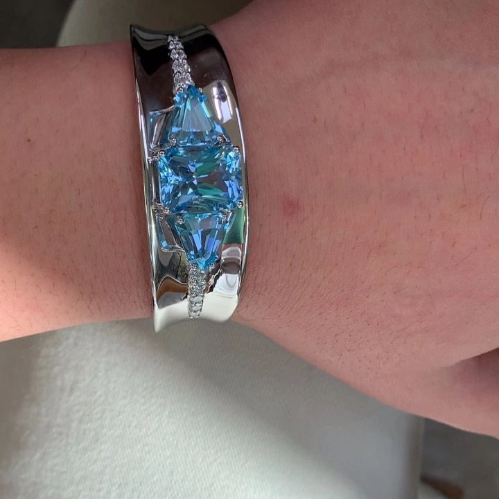 手镯银S925镶嵌托帕石设计款圣玛利亚色托帕