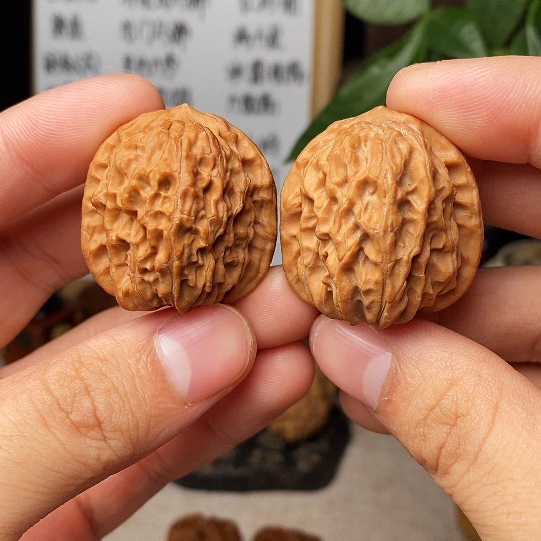 文玩核桃吊坠赤羽