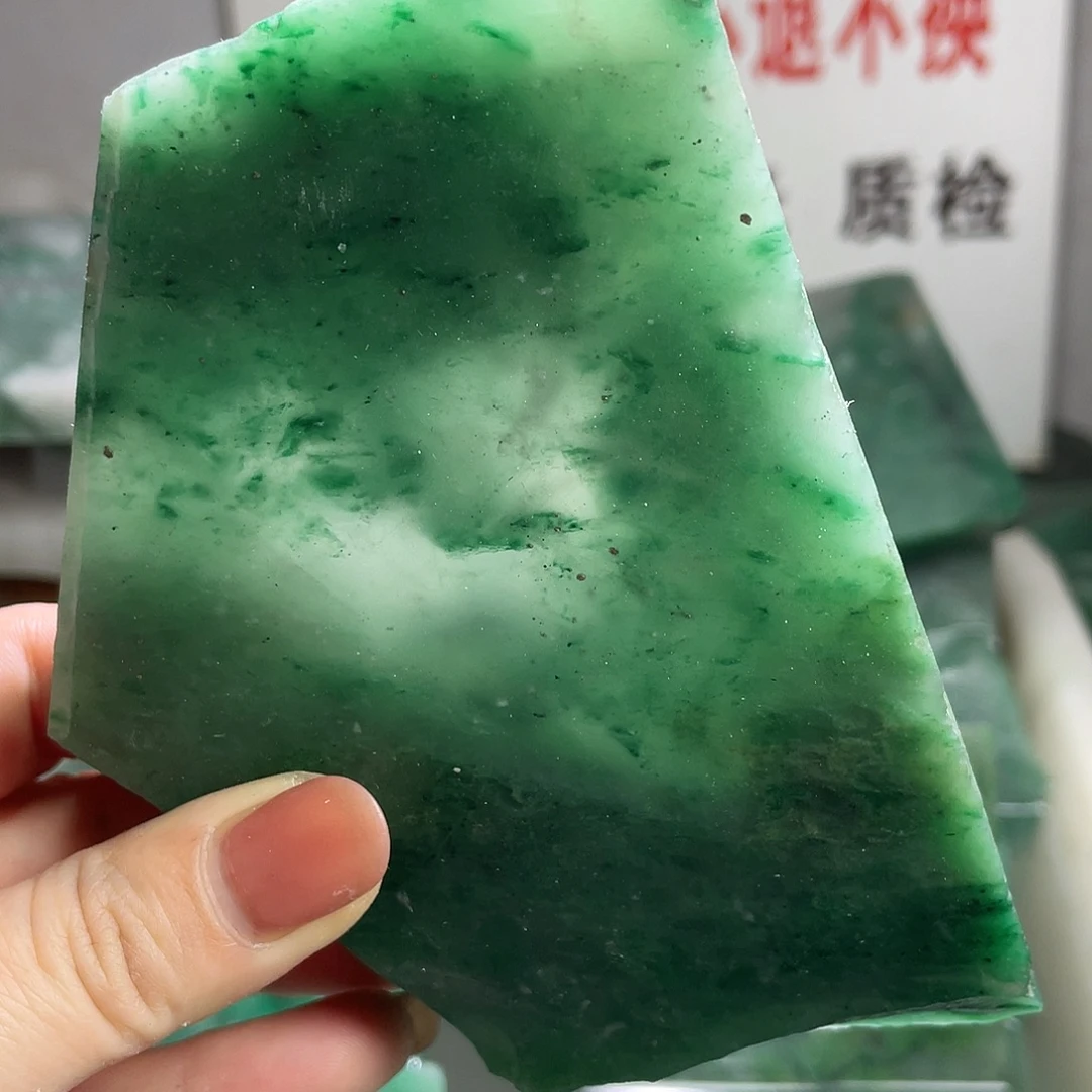 黑***头定制石英质玉（非洲翠）