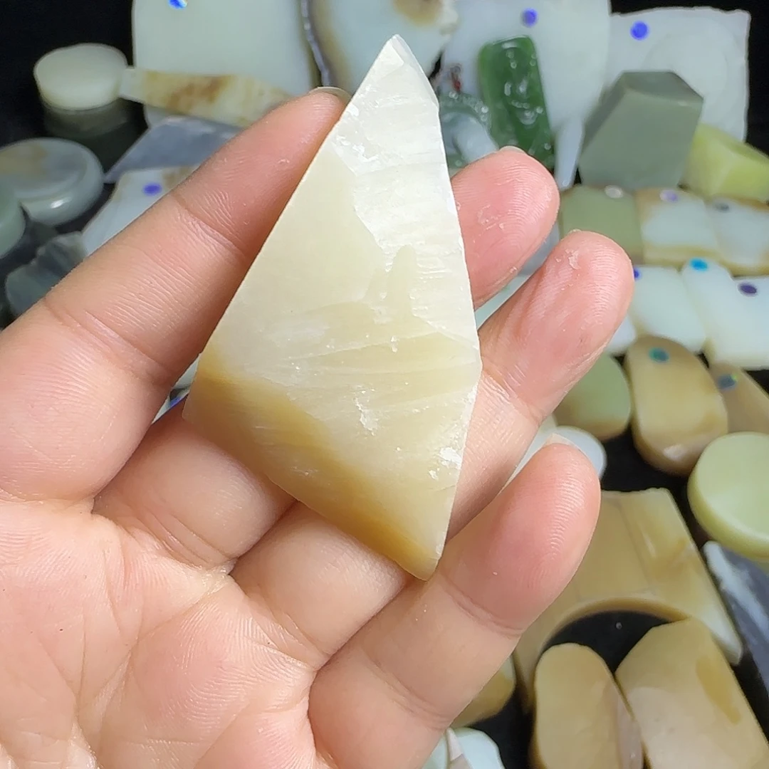 和田玉（糖玉）未镶嵌珠宝半成品