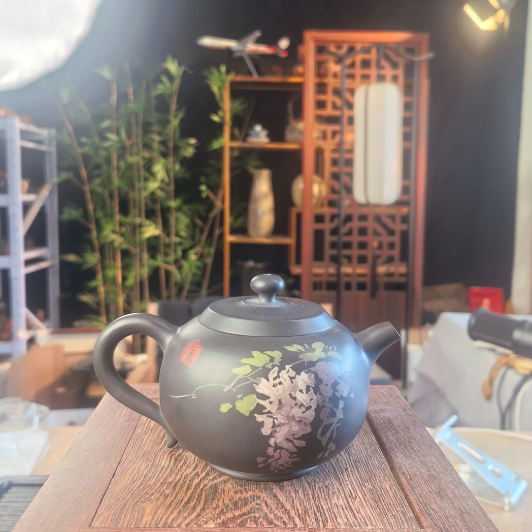 云南建水·百年逢春紫陶全手工刻填壶